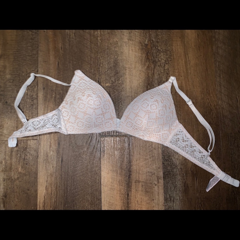 VS Lightly Padded Lace Bra